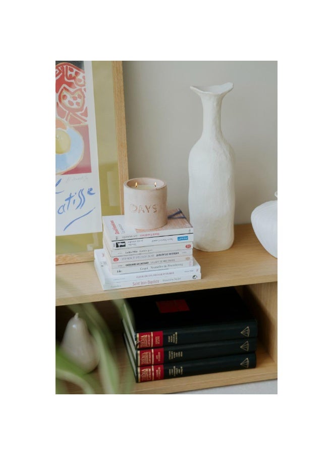 DAYS شمعة DAYS الفاخرة المصنوعة يدويًا - وعاء صديق للبيئة ذو طابع ترابي - Image 2